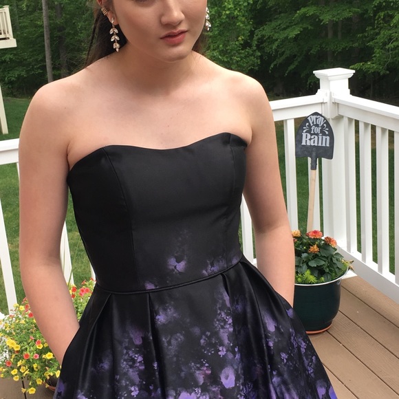 Prom dress - Picture 3 of 4